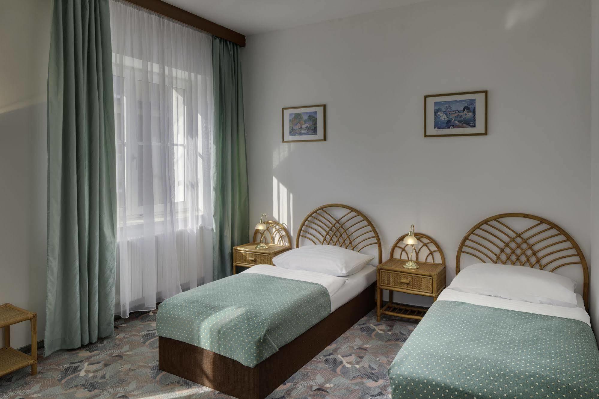 Hotel Otar Praga Exterior foto